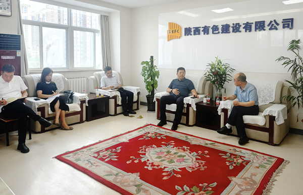 雁塔區(qū)委常委、副區(qū)長焦鳴軍一行來公司座談交流